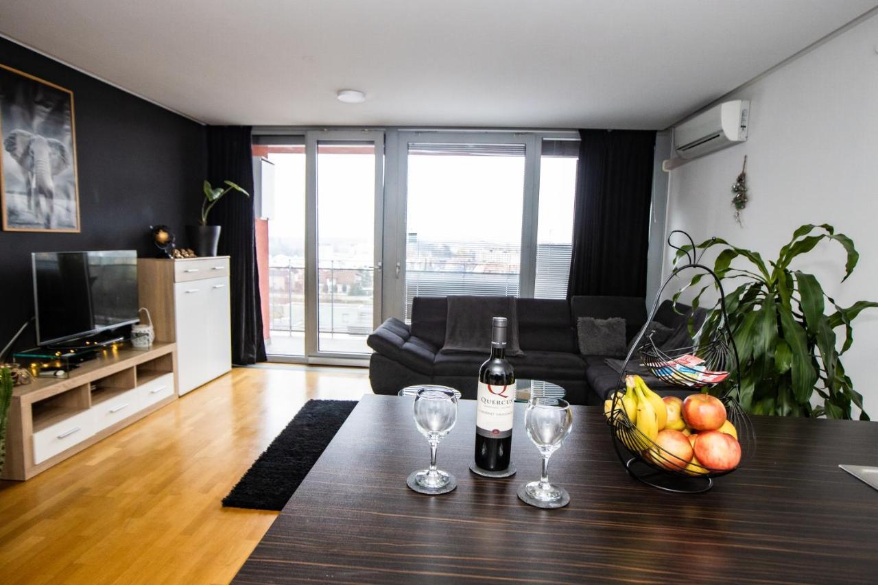 Hermes Apartment & 2 Free Garage Secured Parkings 류블랴나 외부 사진